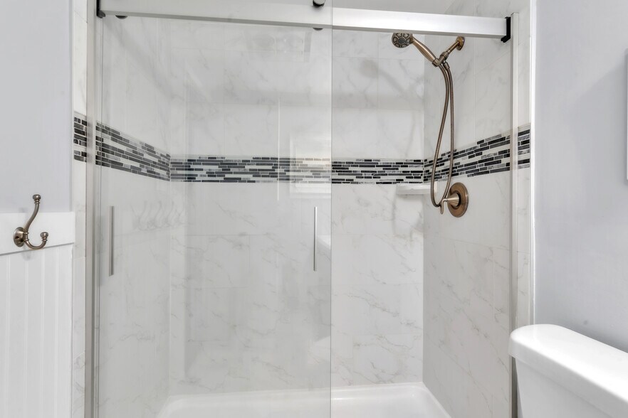 Building Photo - 5850 18th St N