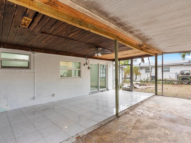 Building Photo - 4331 SW 31st Dr