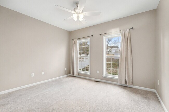 Building Photo - 9 Gallery Rd