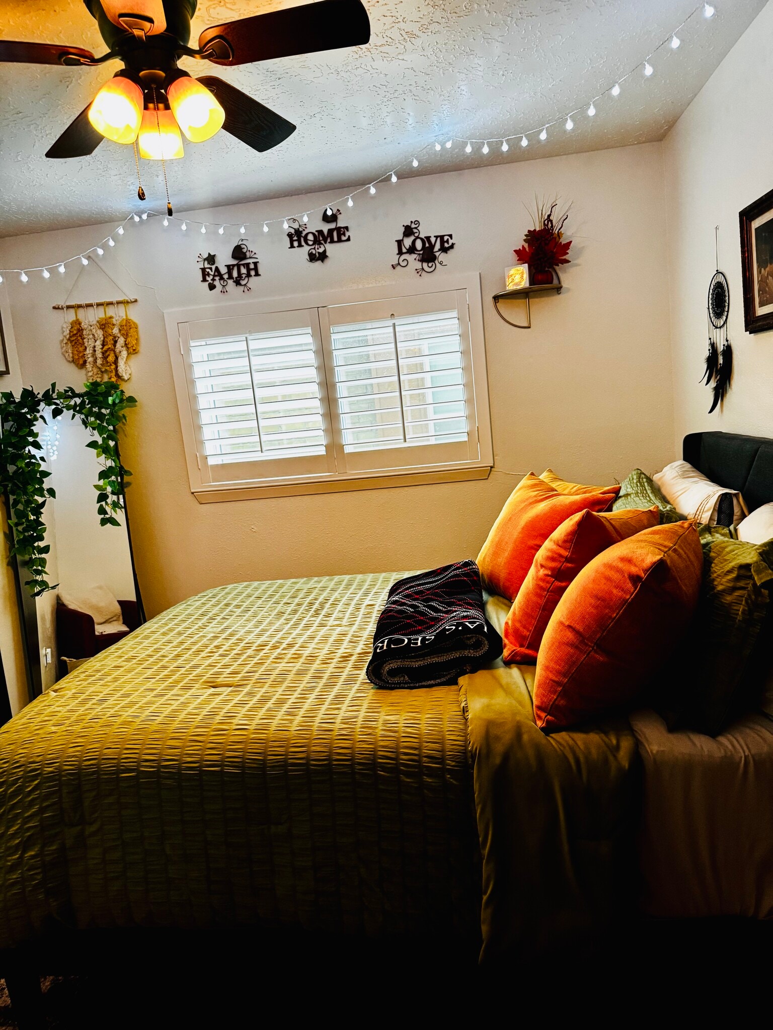 Guest Bedroom - 1702 Grand Park Dr
