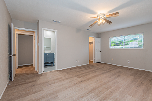 Building Photo - 3728 Yosemite Dr