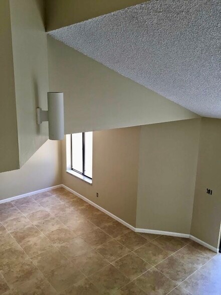 Living-Dining - 1694 SW Crossing Cir