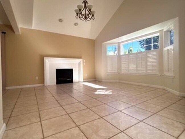 Building Photo - Spacious 4 bedroom Meridian Campus home wi...