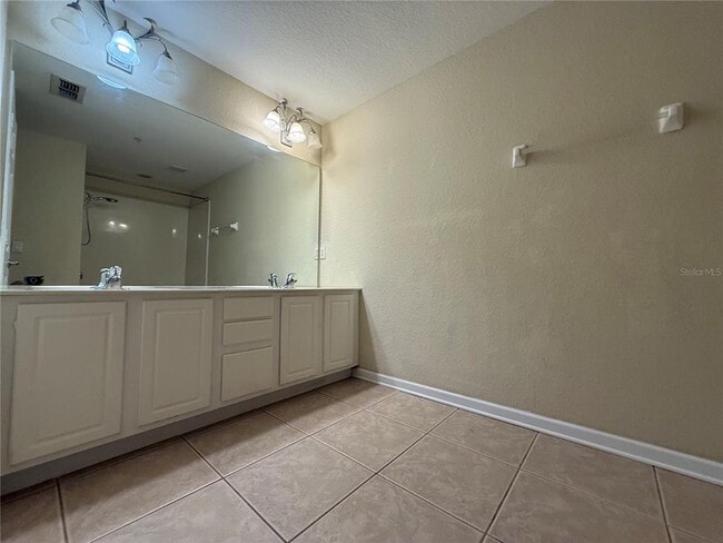 Building Photo - 2865 Polana St