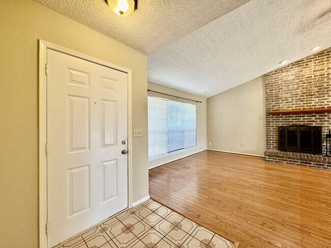 Building Photo - 6300 Westlane