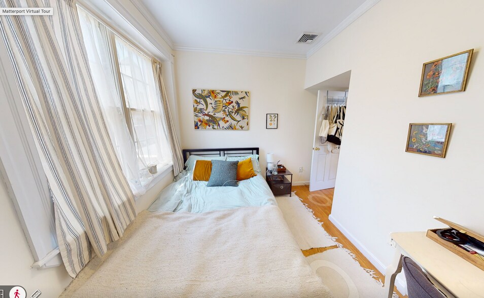 Building Photo - 4 Bishop Allen Dr