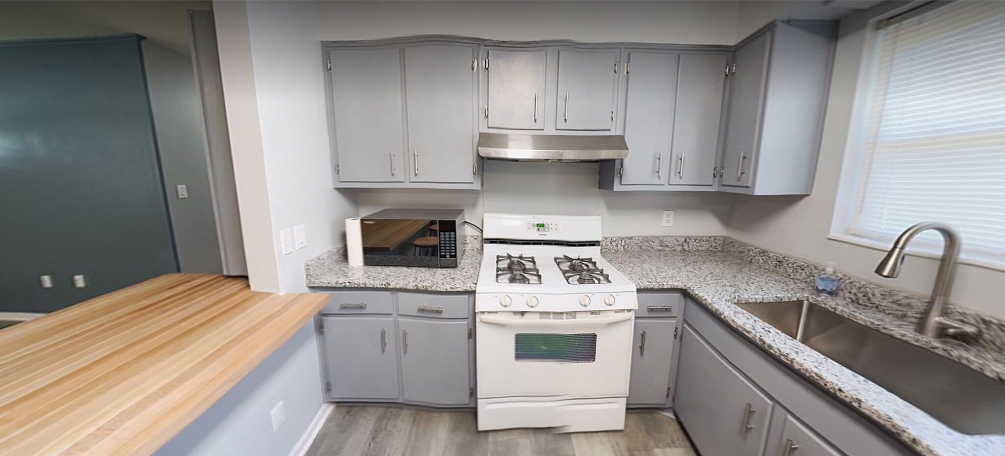 Kitchen - 610 N 78th Ave