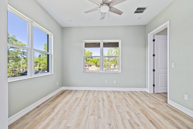 Building Photo - MODERN 4-BEDROOM TAMPA HOME | BUILT 2023 | FENCED YARD | PET FRIENDLY