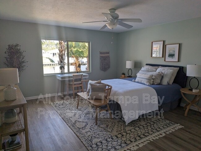 Building Photo - 3931 Venetian Way