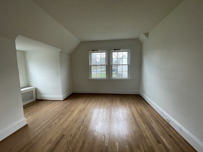 Building Photo - 3417 Plymouth Pl