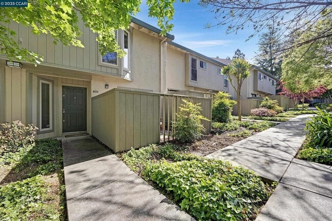 Building Photo - 1668 Parkside Dr