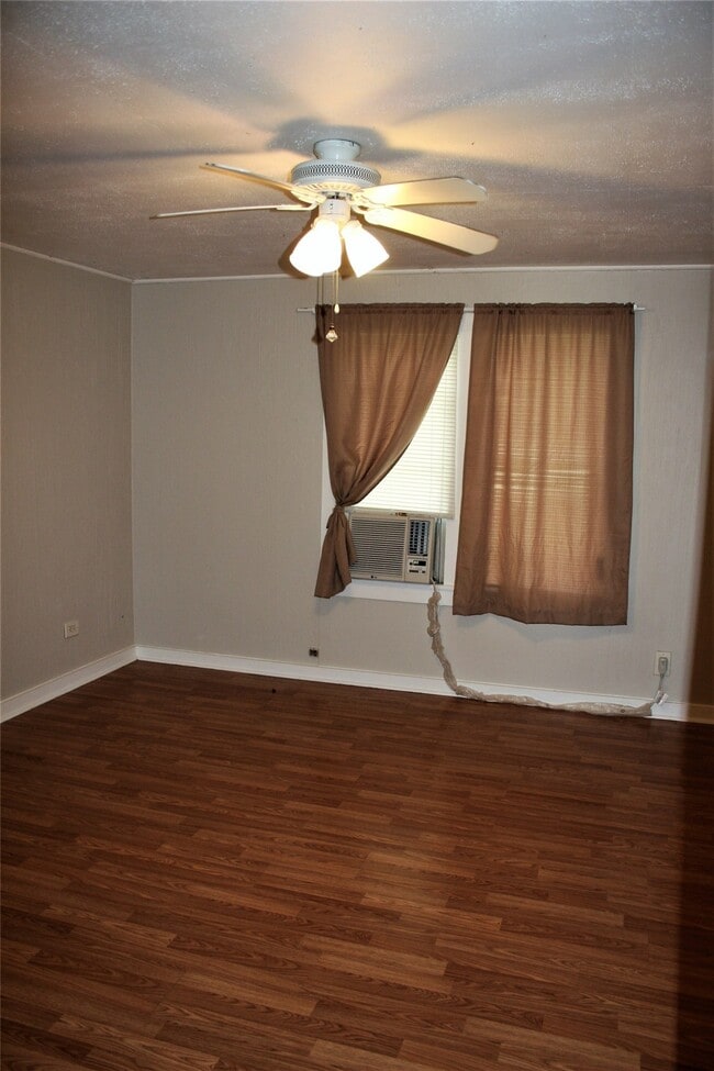 Building Photo - 6622 Church St