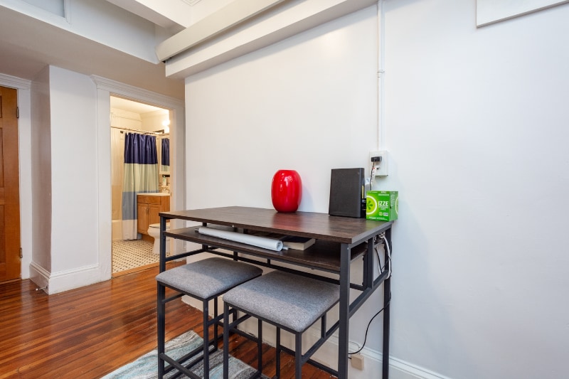 Building Photo - 7 Newport Rd