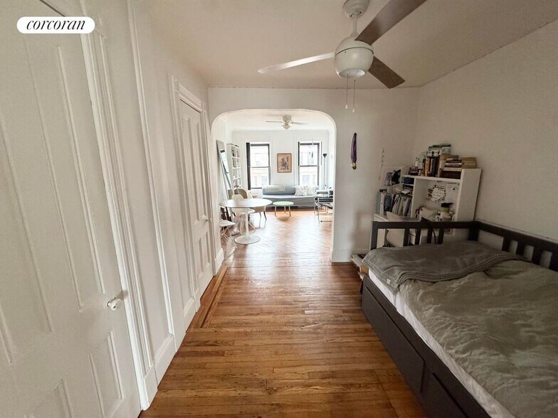 Building Photo - 672 10th St