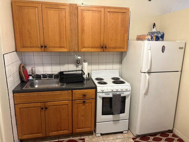 Building Photo - 17131 NW 32 Ct