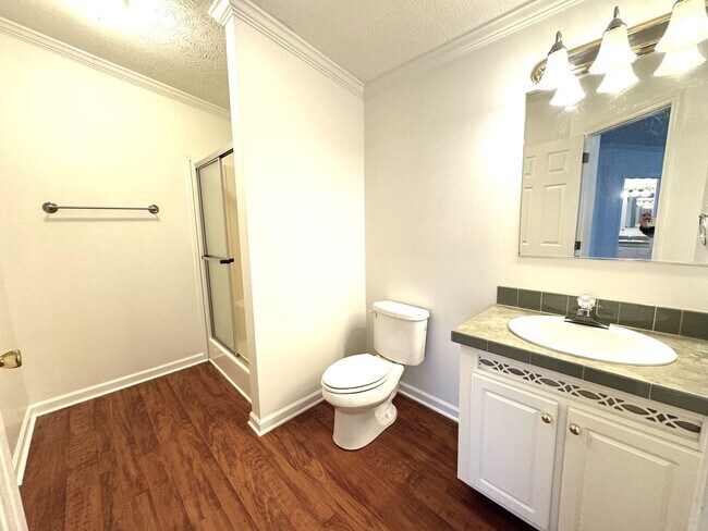 Building Photo - ~~ Home with 2 acres located in Mebane ~~