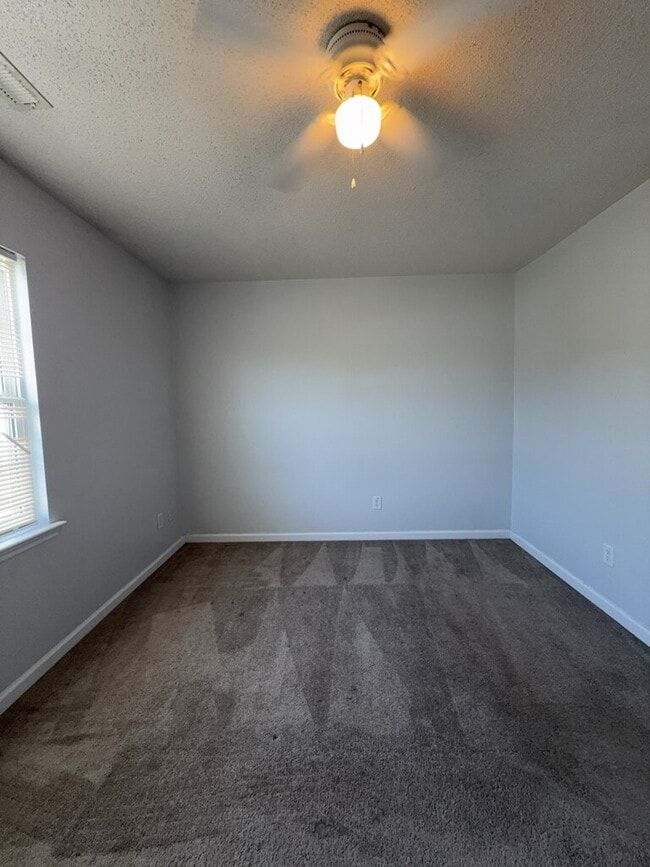 Building Photo - 807 Timberlake Trail