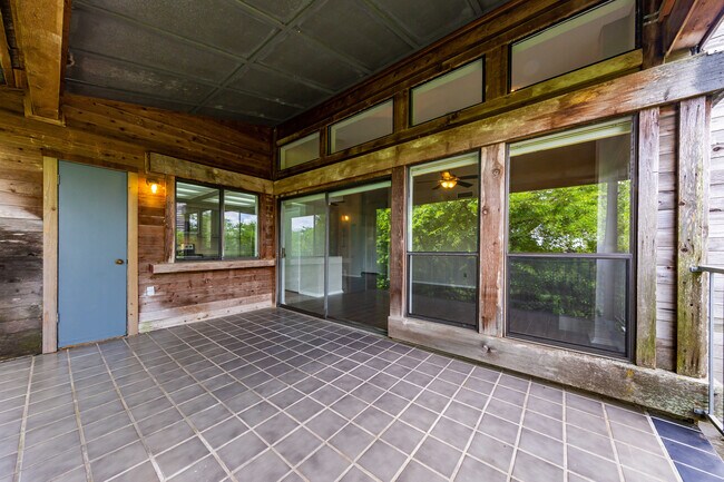 Building Photo - 8200 Neely Dr