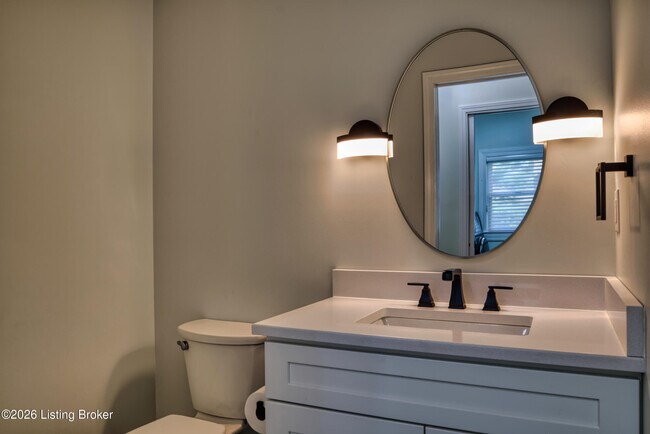 Building Photo - 711 Bedfordshire Rd