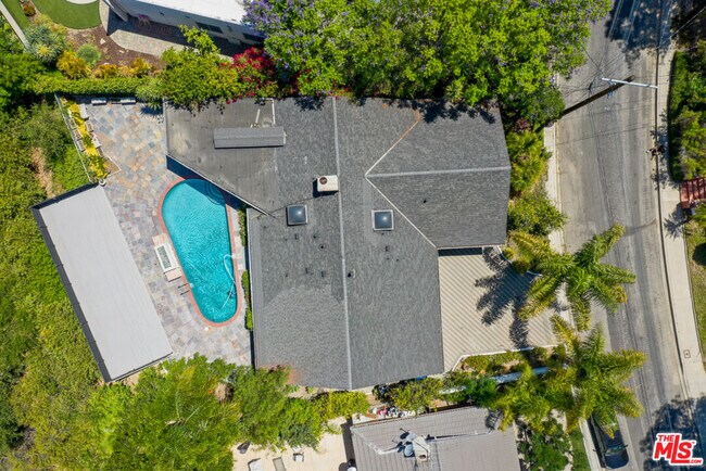 Building Photo - 3650 Sapphire Dr