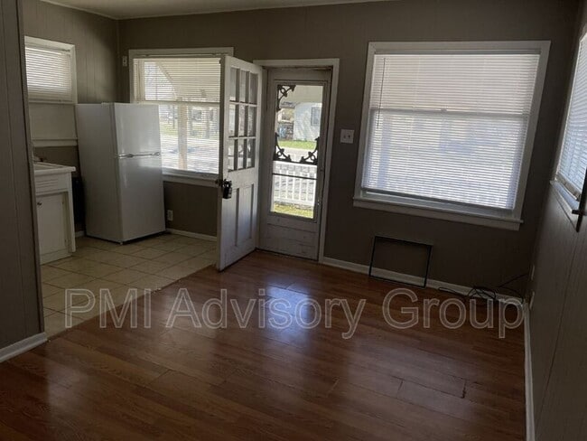 Building Photo - 308 Chestnut St