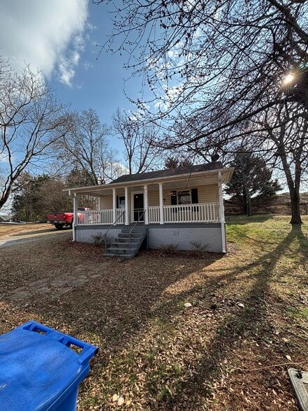 Building Photo - 121 West St