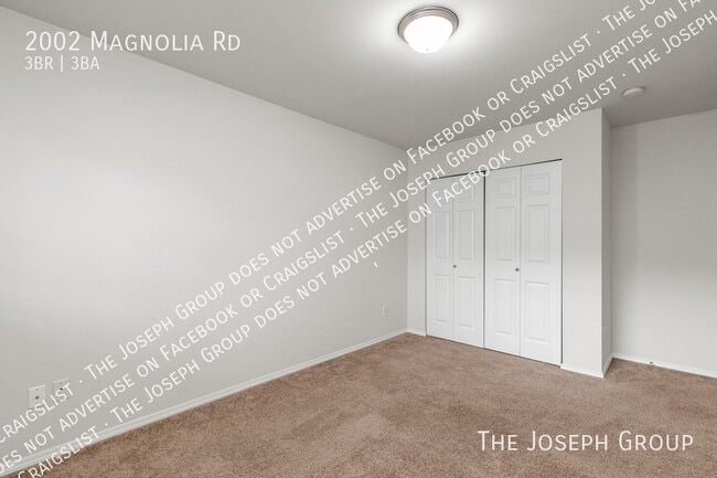 Building Photo - 2002 Magnolia Rd