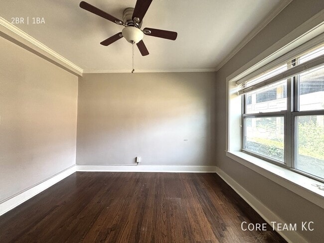 Building Photo - 710 W 48th St