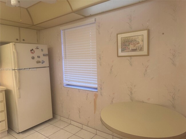 Building Photo - 441 SE 3rd St