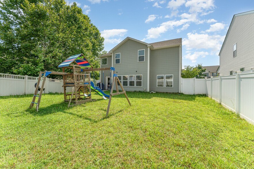 Building Photo - 5514 Hardie Farm Dr