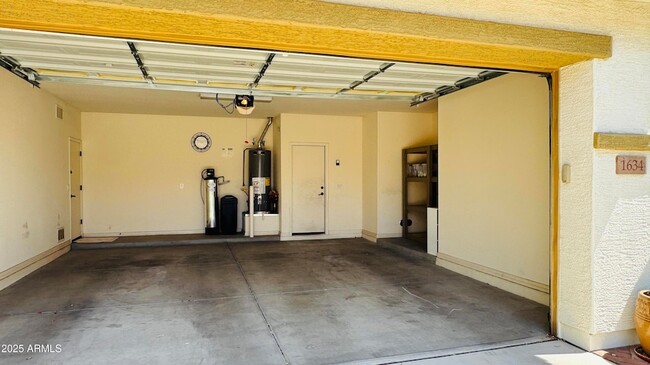 Building Photo - 1634 W Pelican Ct