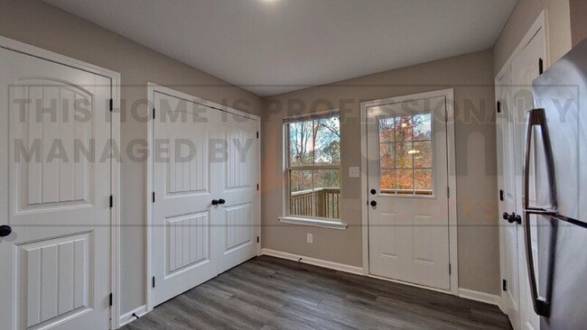 Building Photo - 107 Smithson Ln