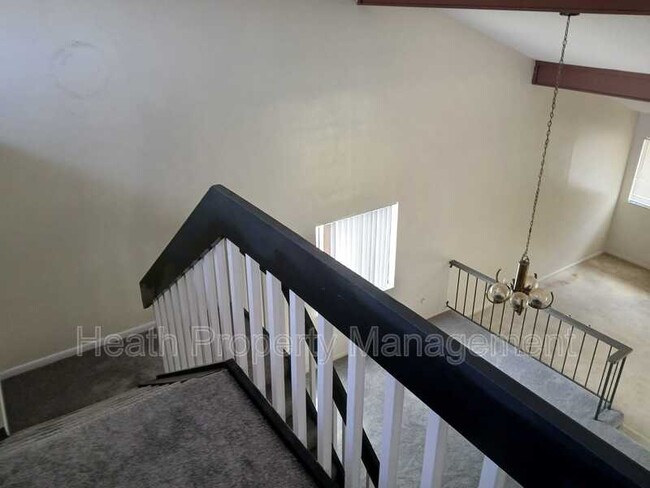 Building Photo - 4624 Landscape Dr