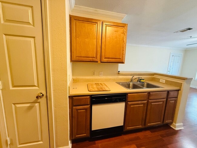 Building Photo - 18557 Bridle Club Dr