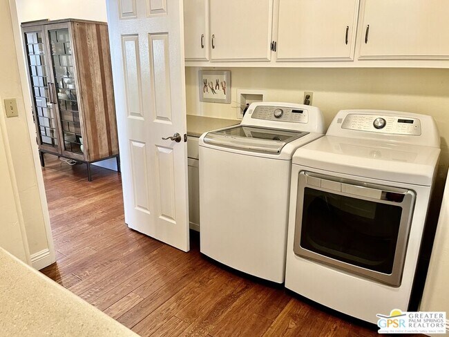 Building Photo - 73450 Country Club Dr