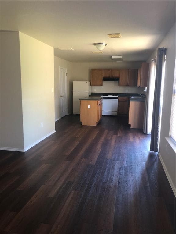 Building Photo - 5805 Lark Creek Dr