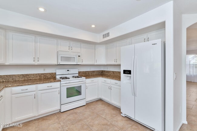 Building Photo - 3617 E Potter Dr