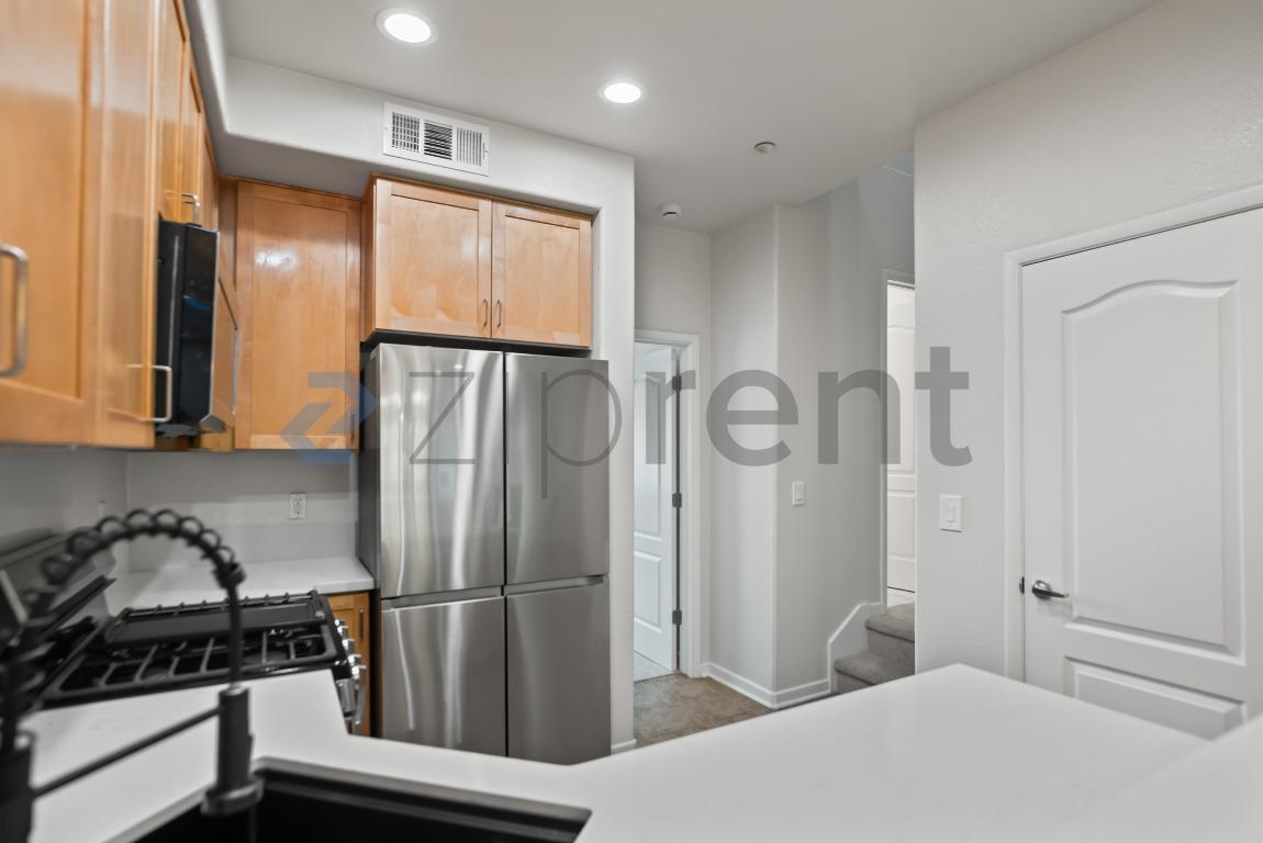 Building Photo - 722 Kingsford Way