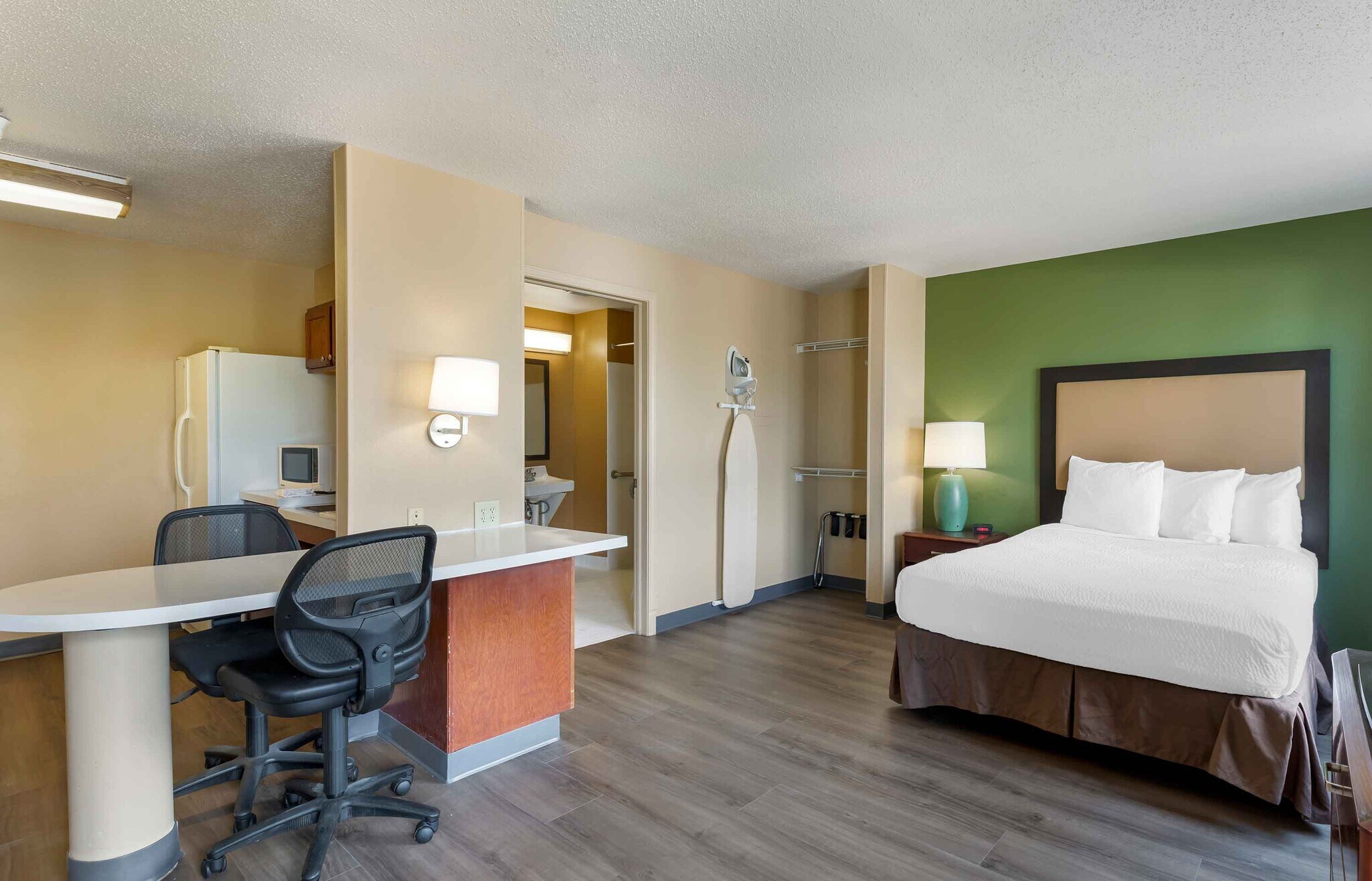 Building Photo - Furnished Studio-Denver - Aurora North