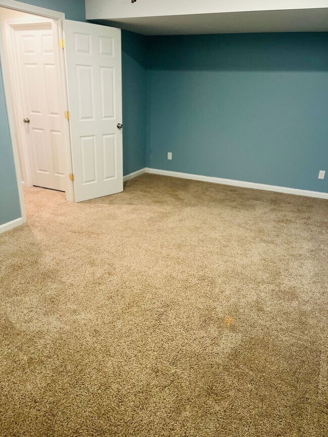 Building Photo - Spacious 3-Bedroom Home in Sought-After Be...
