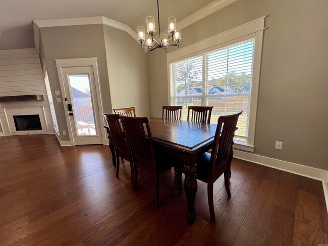 Building Photo - 9741 Meadow Creek Dr
