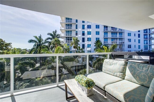 Building Photo - 2841 N Ocean Blvd