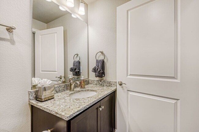 Building Photo - Contemporary Parker Condo | Trails & City Access