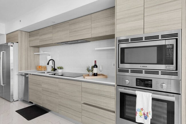 Building Photo - 6620 Indian Creek Dr