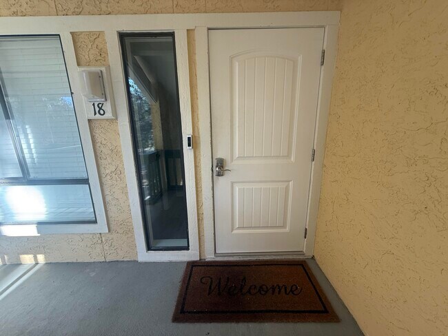 Building Photo - 300 Yacht Club Dr