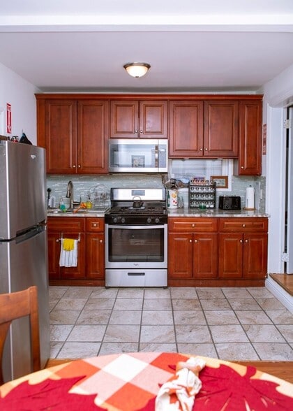 Building Photo - 213 Nunda Ave