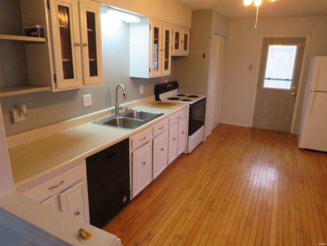 Building Photo - 413 W Harrison St