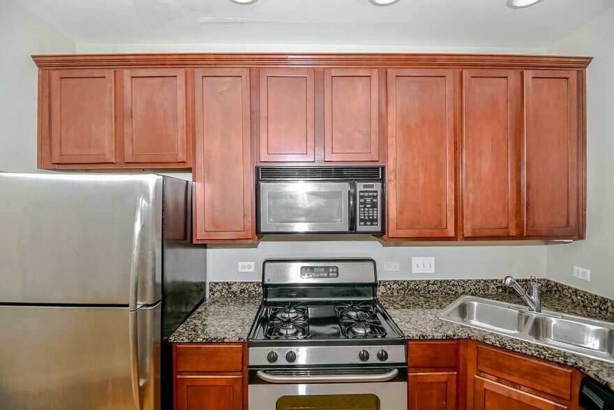 Building Photo - 3212 N Clifton Ave