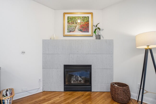 Building Photo - 228 E St Joseph St