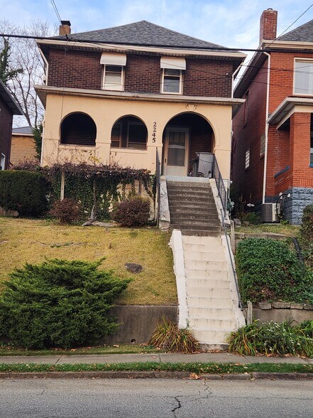 Building Photo - 2245 S Braddock Ave